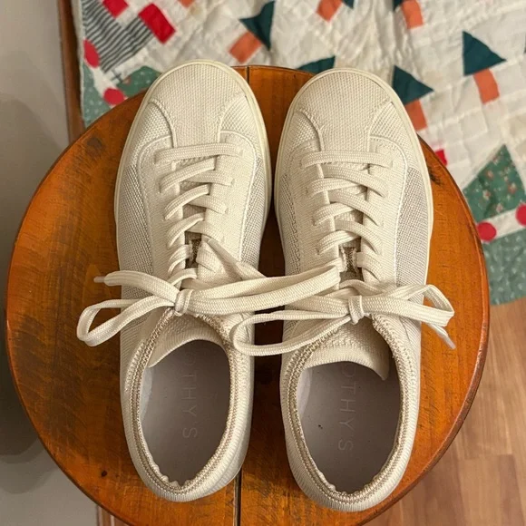 Rothy's The Lace Up Sneaker in the Golden Metallic color Women’s size 7 - Picture 6 of 11